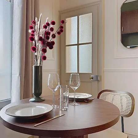 Le Du Chateau Apartment